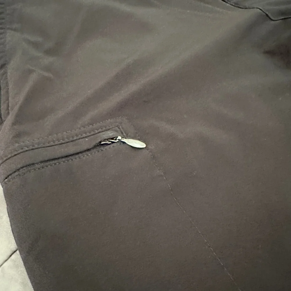 IZOD Golf Shorts Mens 32 Black Classic Fit Stretch Zip Pockets Resort Travel